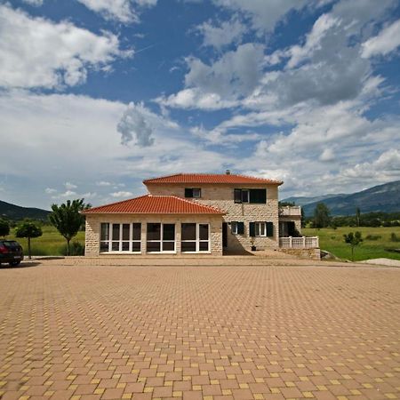 Vrlika Rooms Leda מראה חיצוני תמונה