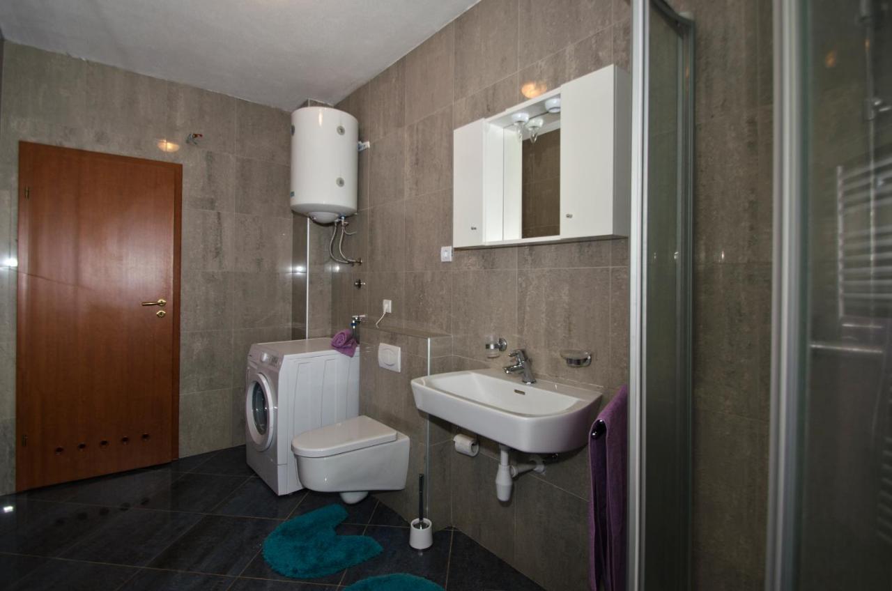 Vrlika Rooms Leda מראה חיצוני תמונה
