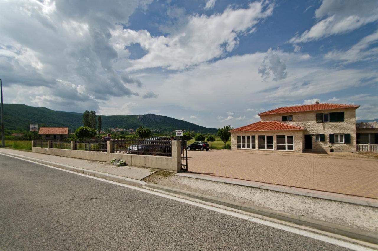 Vrlika Rooms Leda מראה חיצוני תמונה