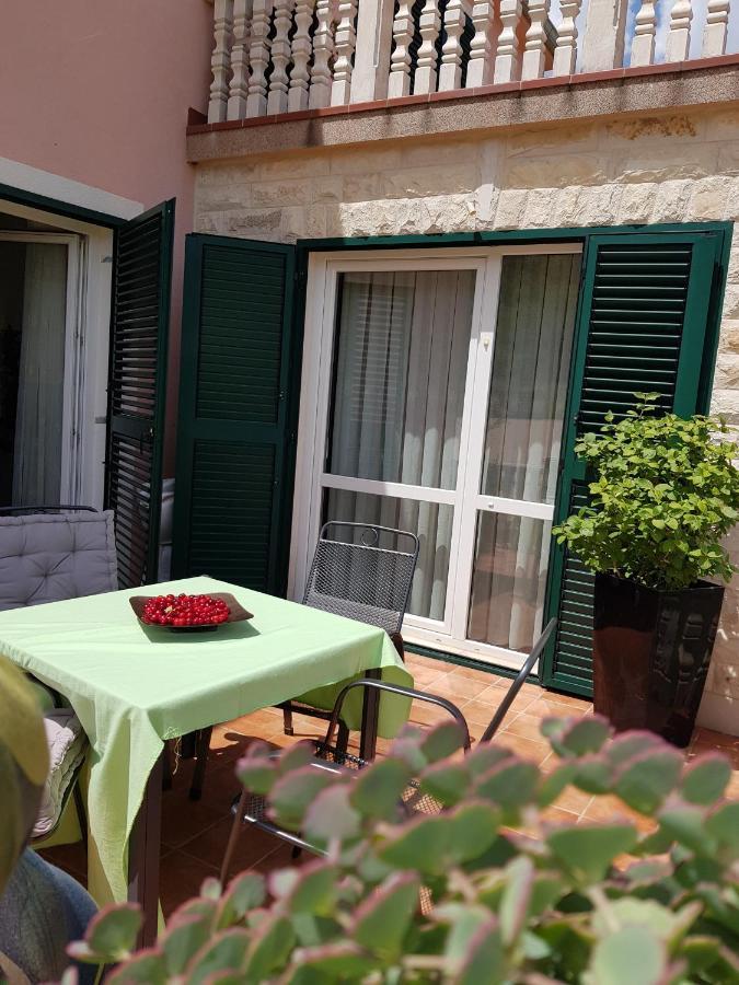 Vrlika Rooms Leda מראה חיצוני תמונה