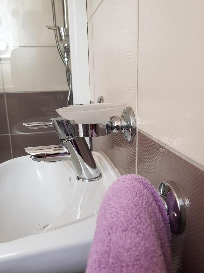 Vrlika Rooms Leda מראה חיצוני תמונה
