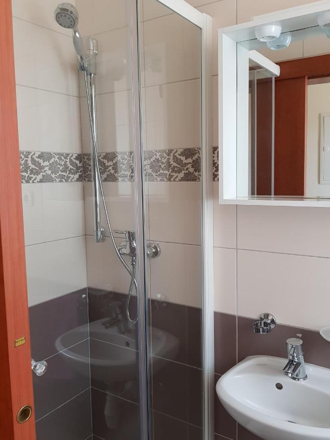 Vrlika Rooms Leda מראה חיצוני תמונה