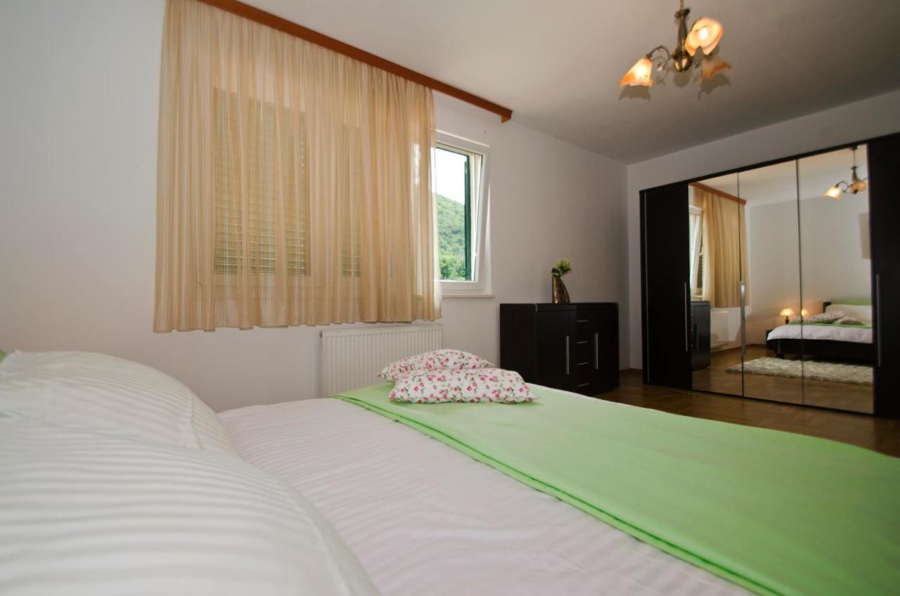 Vrlika Rooms Leda מראה חיצוני תמונה