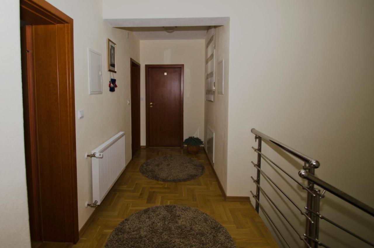 Vrlika Rooms Leda מראה חיצוני תמונה